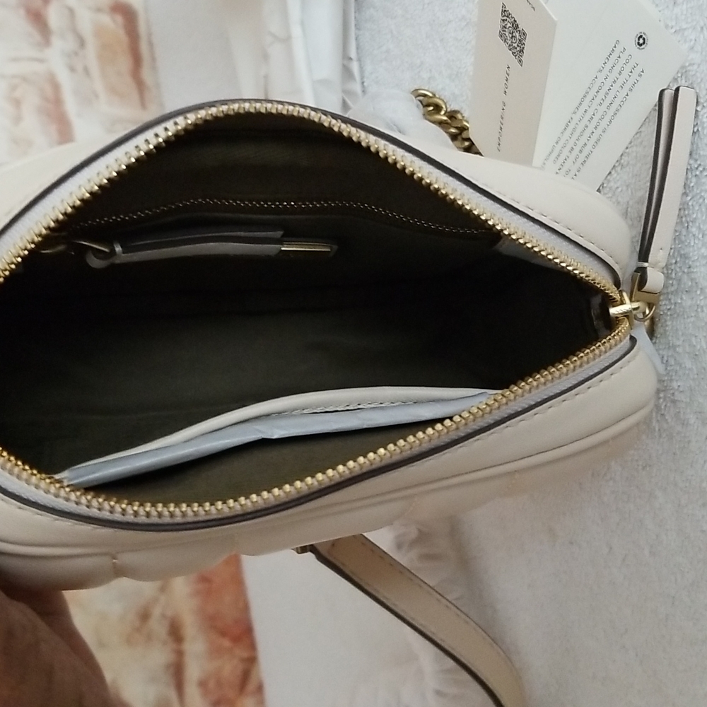 New Tory Burch Mini Kira Quilted Leather Camera Bag - Picture 12 of 14